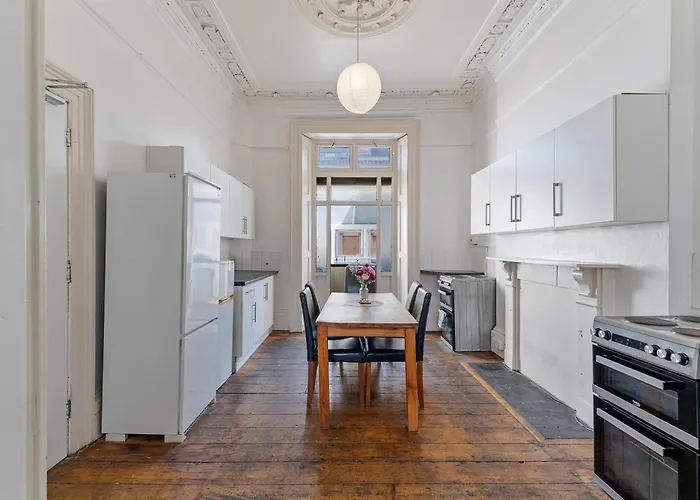 Проживання в сім'ї No 4 Georgian Shared House - By Clifton Short Lets