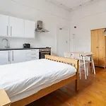 No 4 Georgian Shared House - By Clifton Short Lets Bristol