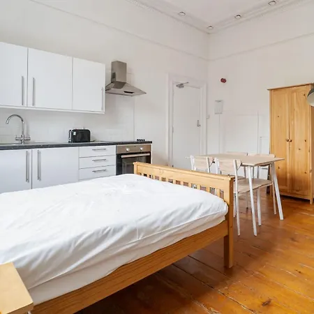 No 4 Georgian Shared House - By Clifton Short Lets Bristol